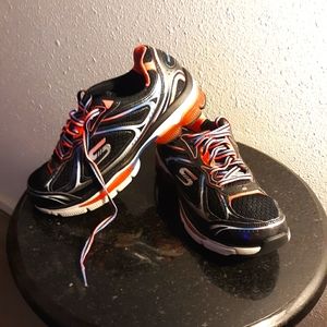 Sketchers Size 6.5 women's Running/walking Shoe